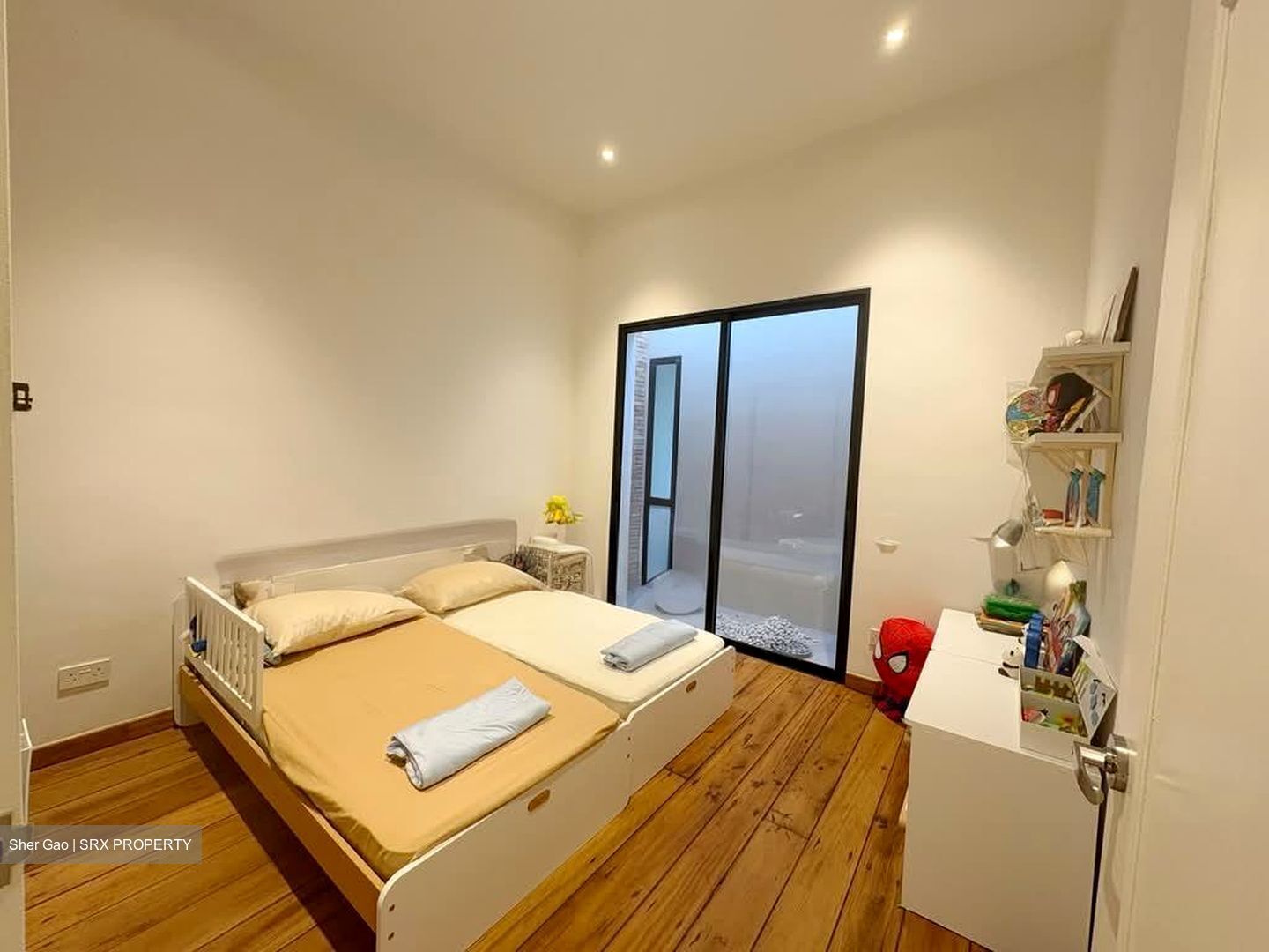 Joo Chiat Terrace (D15), Terrace #581831941
